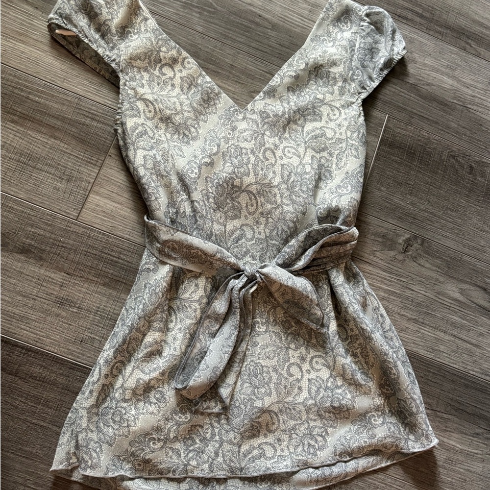 Studio Y Gray Patterned Top
